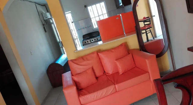Bright and Youth Condo With hot Water