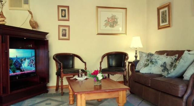 Люкс с видом на сад Saxe-Coburg Lodge