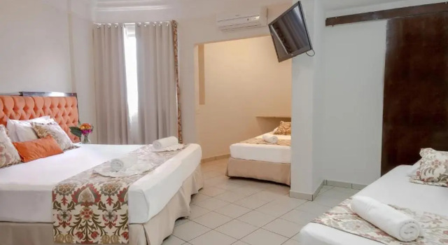 Четырёхместный номер Standard Tower Franca Hotel