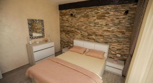 Golden Apartment 2, Varaa Huoneisto Hotellit Mamaia-Sat pysäköinnillä, Pysäköinti