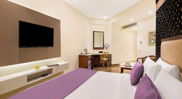 Номер Executive HRJ Sarovar Portico Indore