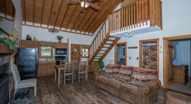 Коттедж с 3 комнатами с видом на реку Springmaid Mountain Retreat & Stables