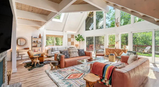 Коттедж Oak and Luna by Avantstay Beautiful Big Bear Home w Hot Tub Home Theatre Ping Pong