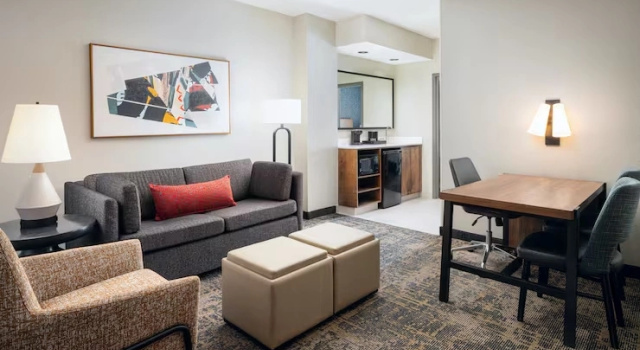 Люкс для гостей с нарушениями слуха c 1 комнатой Embassy Suites Lincoln