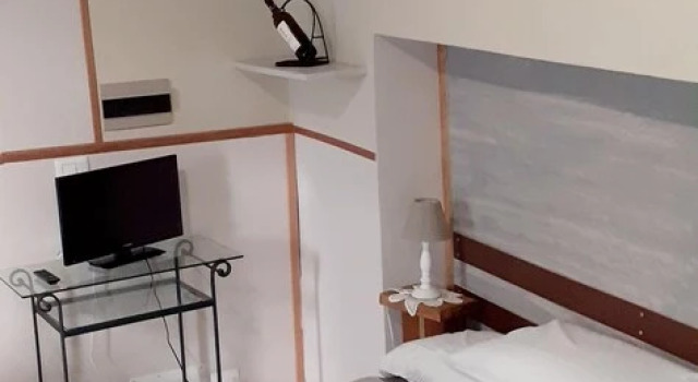 Tourist House, Prenota Hotel Roma Lazio