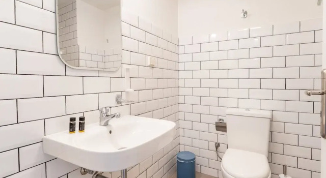 Номер Standard Yellowsquare Athens