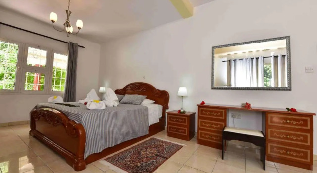 Jessies Guest House Seychelles, Book Guesthouse Hotels in Mahe with Parking, Parking