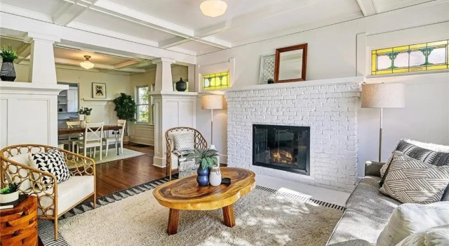 Коттедж The Fremont Charmer 2BR