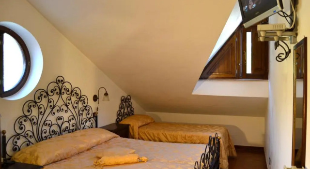 Трёхместный номер Standard Мансарда Hotel Bucaneve
