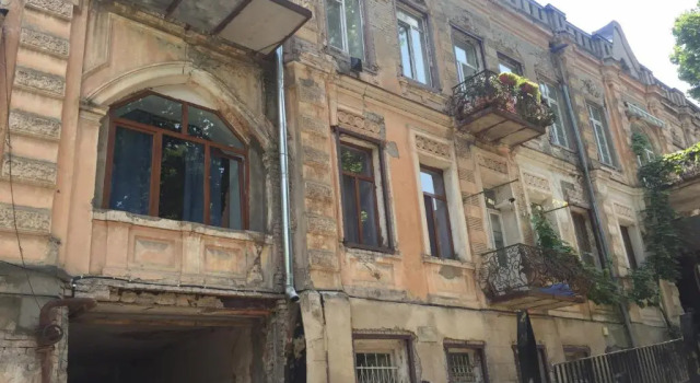 Historical apartment in city center, Забронировать Апартаменты/квартира Ваке Тбилиси, рядом с Тбилисский театр оперы и балета