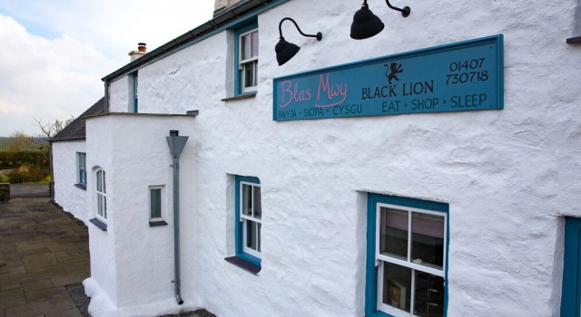 Black Lion Bed & Breakfast, Book Hotel Holyhead Anglesey