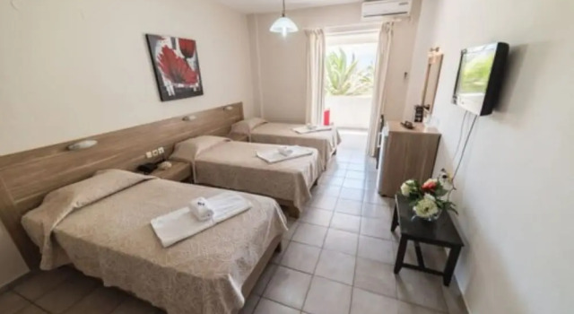 Трёхместный номер Standard с балконом Akti Corali Hotel