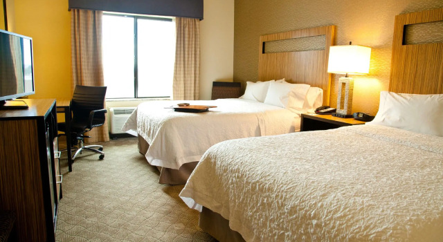 Четырёхместный номер Standard Hampton Inn & Suites Salinas