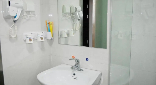 Двухместный номер Standard 7Days Inn Qinhuangdao Railway Station