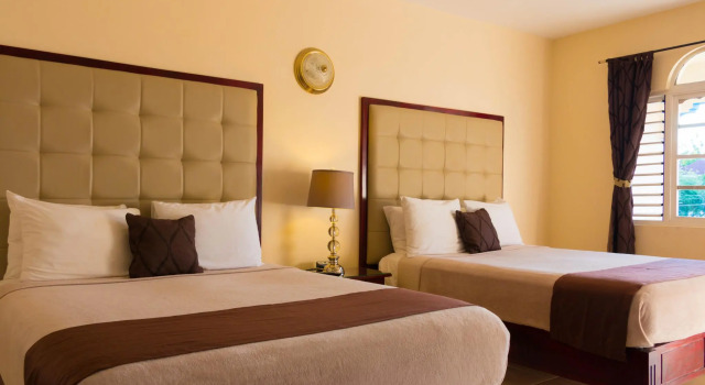 Четырёхместный номер Deluxe Travellers Beach Resort