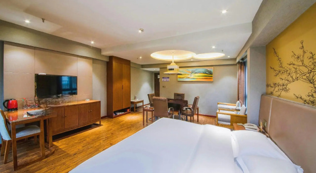 Caifu Holiday Hotel