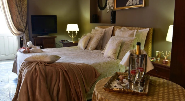 Четырёхместный номер Standard с балконом Home De Curtis