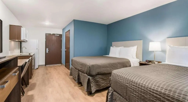 Четырёхместный номер Standard WoodSpring Suites Charlotte - University Research Park