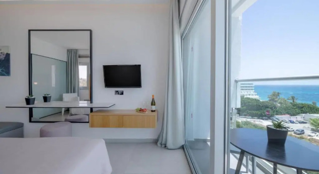 Двухместный номер Standard с видом на море Napa Mermaid Hotel & Suites