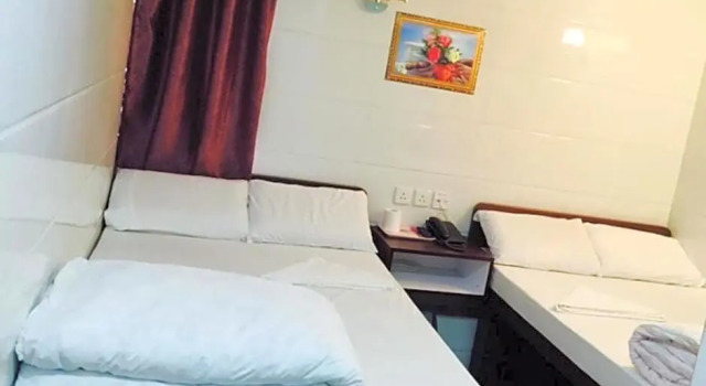 Полулюкс Pay-Less Guesthouse