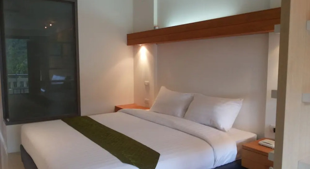 Студия с балконом и с видом на озеро The Green Golf Residence Condominium