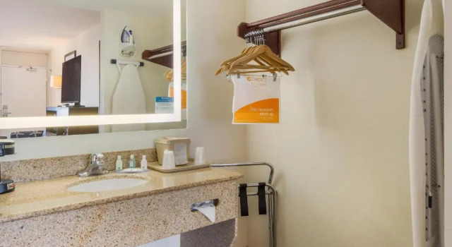 Номер Superior Quality Inn Bradenton - Sarasota North