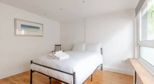Spacious 1 Bedroom Apartment in Vibrant Angel
