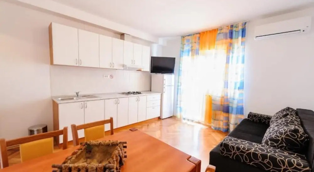 A3 Apt w Balcony & sea View,2 min Walking to Beach, Prenota Appartamento Splitska 