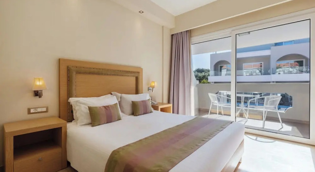 Номер Comfort Alexandra Beach Resort & Spa