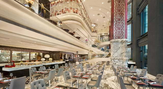 Полулюкс The Reverie Saigon Residential Suites