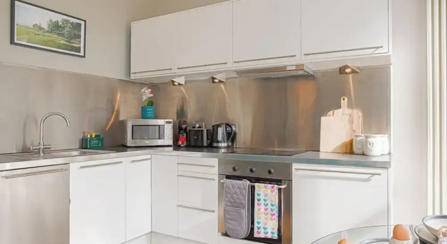 Апартаменты Stylish Grade II Apartment - The London