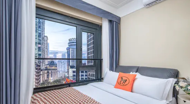 Двухместный семейный люкс с 2 комнатами Alan Cloud Mansion Suite Hotel in Jiefangbei, Hongyadong,Chongqing