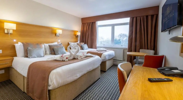 Четырёхместный номер Superior Park Hall Hotel and Spa Wolverhampton