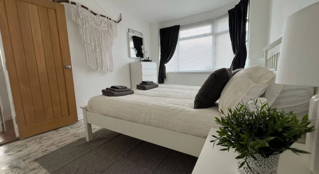 Peaceful Retreat in Southampton's Countryside, Забронировать Дом для отпуска Виллы Саутгемптона, Вилла