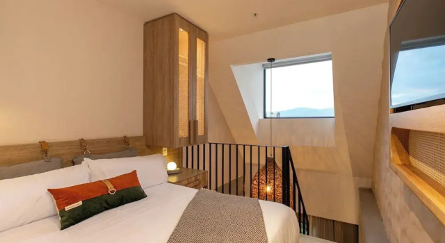 Номер Deluxe Дуплекс с балконом Landmark Hotel