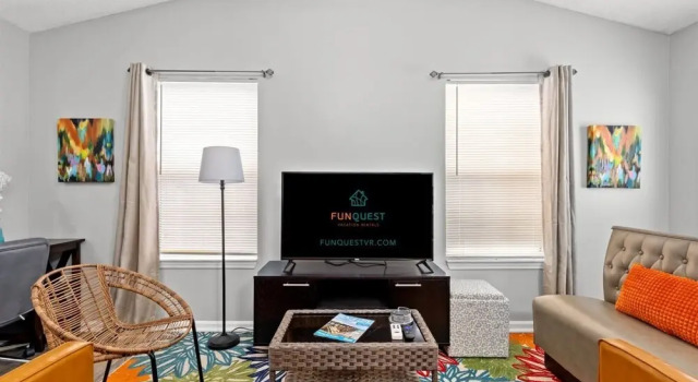 6102 Pinetree Ave, Book Hotel Hoteller i Lower Grand Lagoon med parkering, Parkering