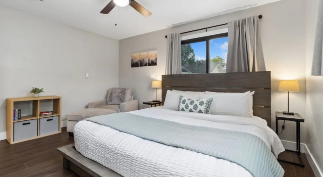 Walnut Street Retreat Downtown, Dog Friendly, Buchen Sie Ferienhaus Windsor USA