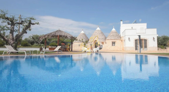 Коттедж TD Trulli Bruco Large Pool for Family Fun