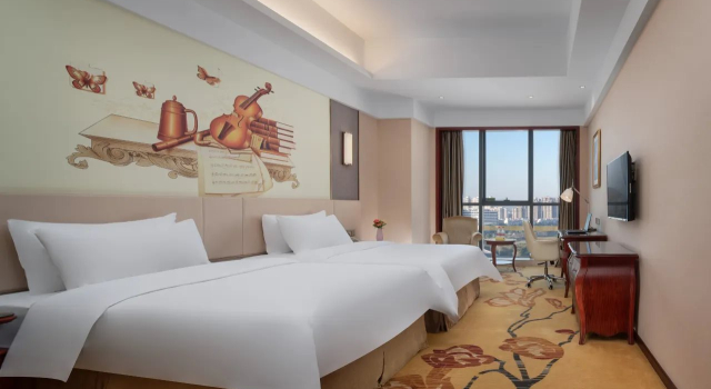 Vienna International Hotel Huiyang Municipal Square, Boek Hotel Hotels in Guangdong met parkeren, Parkeren