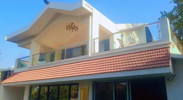 4BHK Luxury Villa by Royal Villa Lonavla, Réserver Villa Hôtels à Maharashtra avec piscine, Piscine