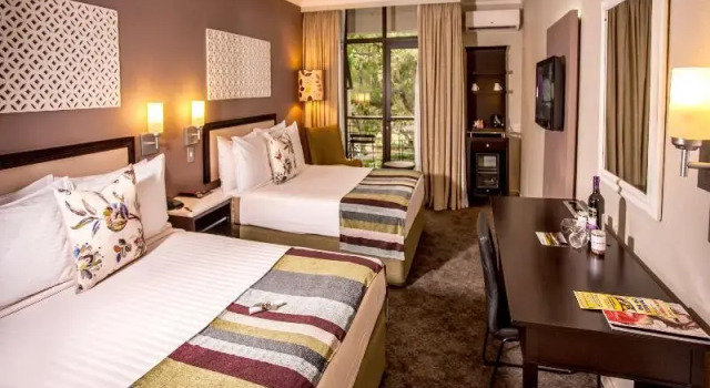 Четырёхместный номер Standard с балконом Sabi River Sun Resort