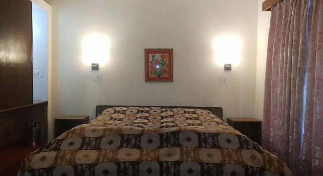 Nishaad Resorts, Забронировать Отель Надди штат Химачал-Прадеш