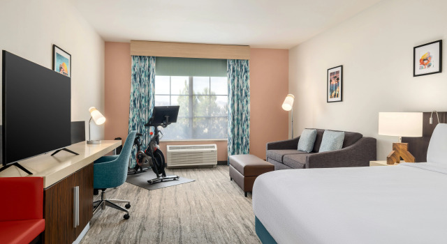 Hilton Garden Inn Las Vegas Strip South, Забронировать Отель Отели Лас-Вегаса с бассейном, рядом с Торговый центр Las Vegas South Premium Outlets, Бассейн