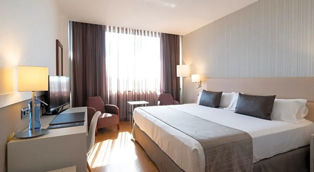 Номер Premium Catalonia Gran Hotel Verdi
