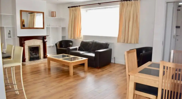 2 Bedroom Home With Parking In Ballsbridge