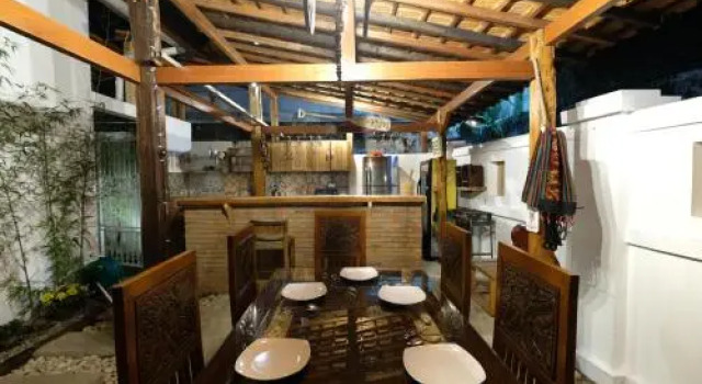 Wood Stone Hostel, Book Hostel / Vandrerhjem Billige hoteller i Mantrijeron