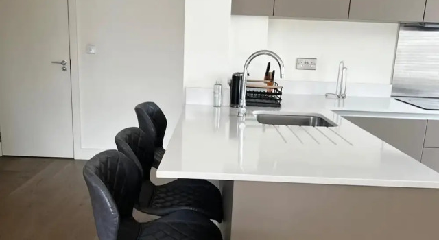 Luxury 2 Bed In Royal Arsenal, Family Ok, Balcony, Забронировать Отель Отели Англии 3 звезды, 3*