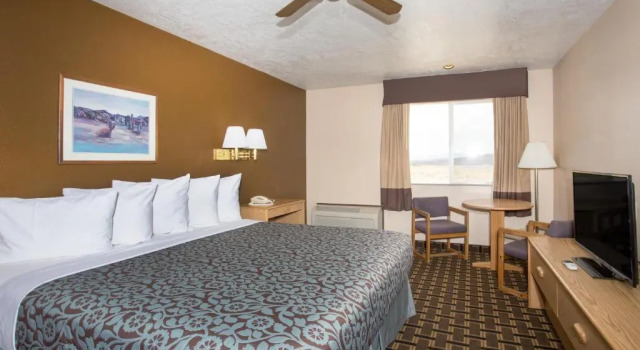 Номер Standard Days Inn by Wyndham Hurricane/Zion National Park Area