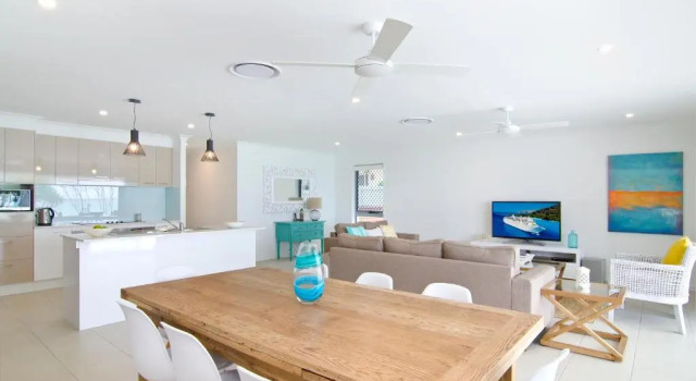 Коттедж Sentosa on Tugun - Beachfront 5 Bedroom