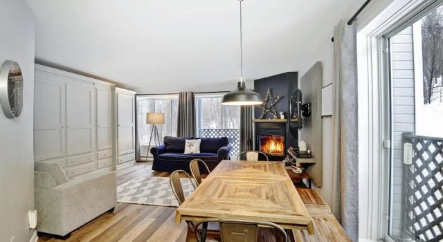 Condo 12 35 Chemin du Hameau by Les Chalets Alpins, Rezervovat Chata Ste Petronille 